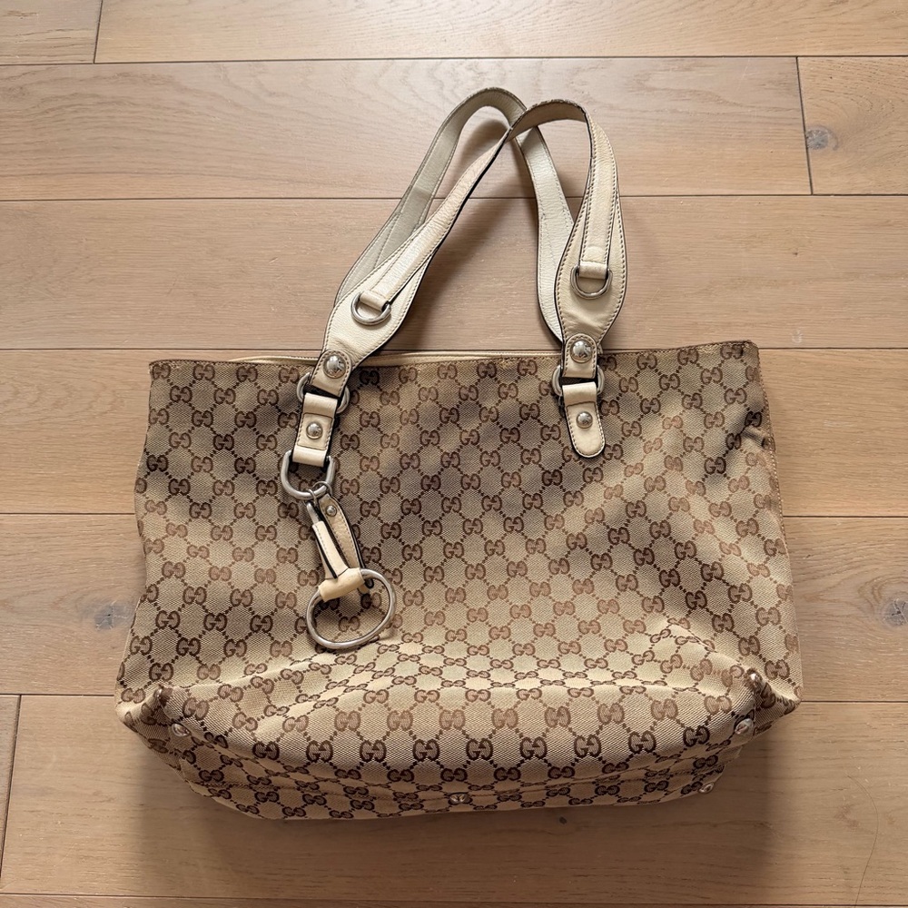 Authentic Gucci GG canvas medium Icon Bit tote bag